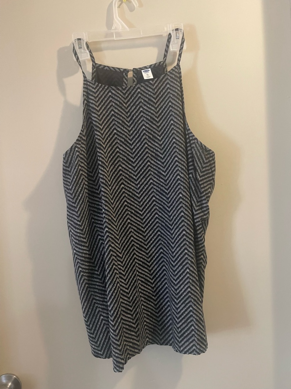 Old Navy Black & White Chevron top